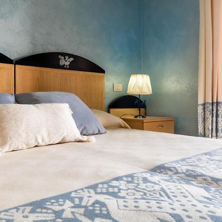 Hotel Villa Del Mare Solanas Solanas  Eksteriør bilde