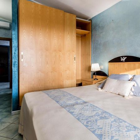 Hotel Villa Del Mare Solanas Solanas  Eksteriør bilde