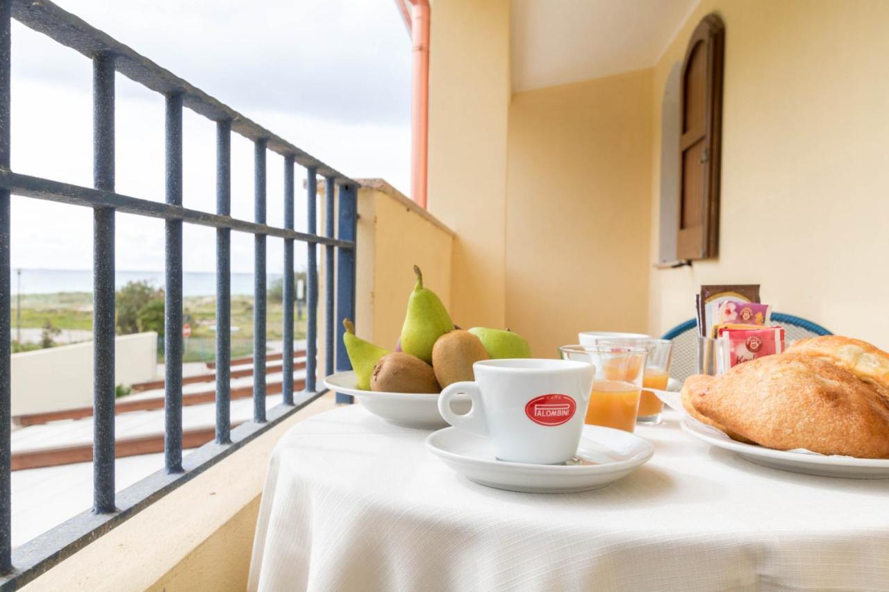 Hotel Villa Del Mare Solanas Solanas  Eksteriør bilde
