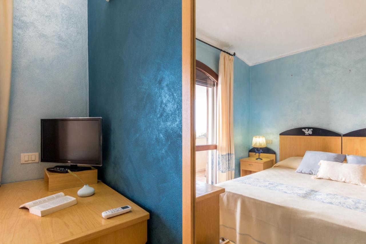 Hotel Villa Del Mare Solanas Solanas  Eksteriør bilde
