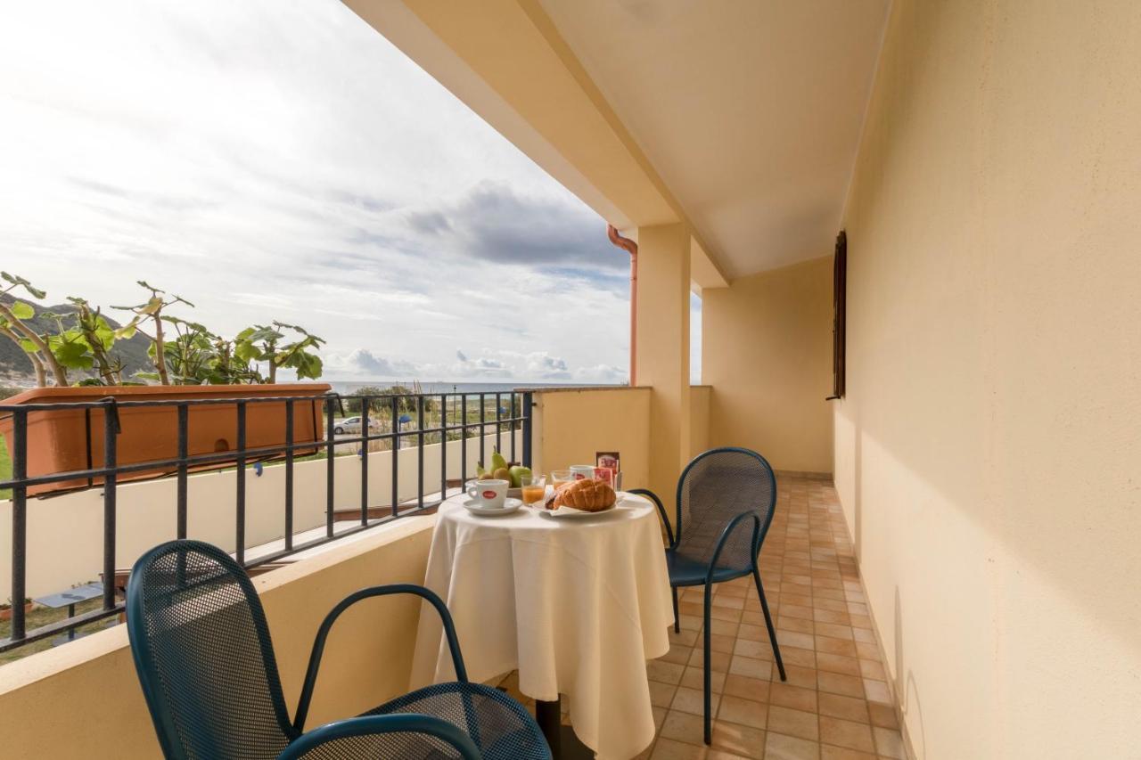 Hotel Villa Del Mare Solanas Solanas  Eksteriør bilde
