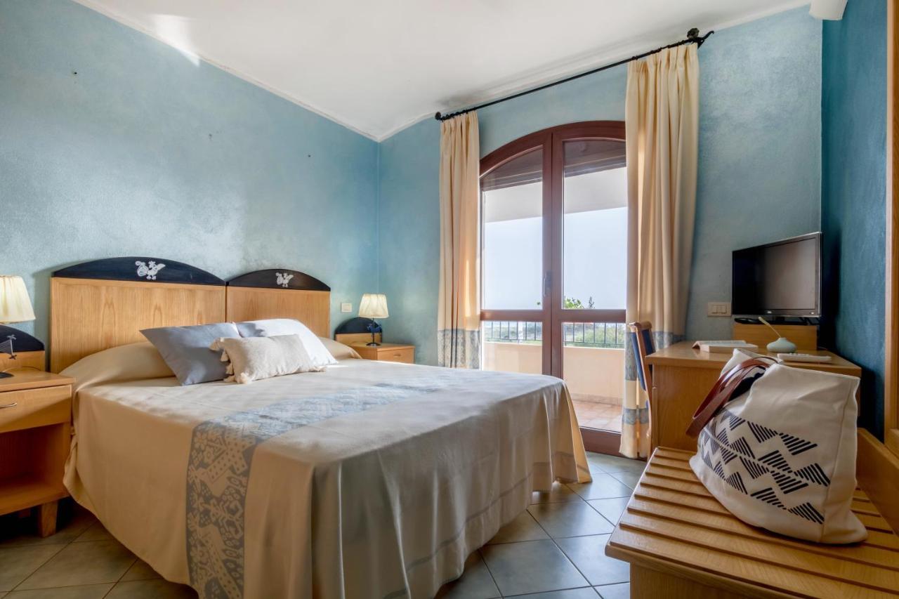 Hotel Villa Del Mare Solanas Solanas  Eksteriør bilde