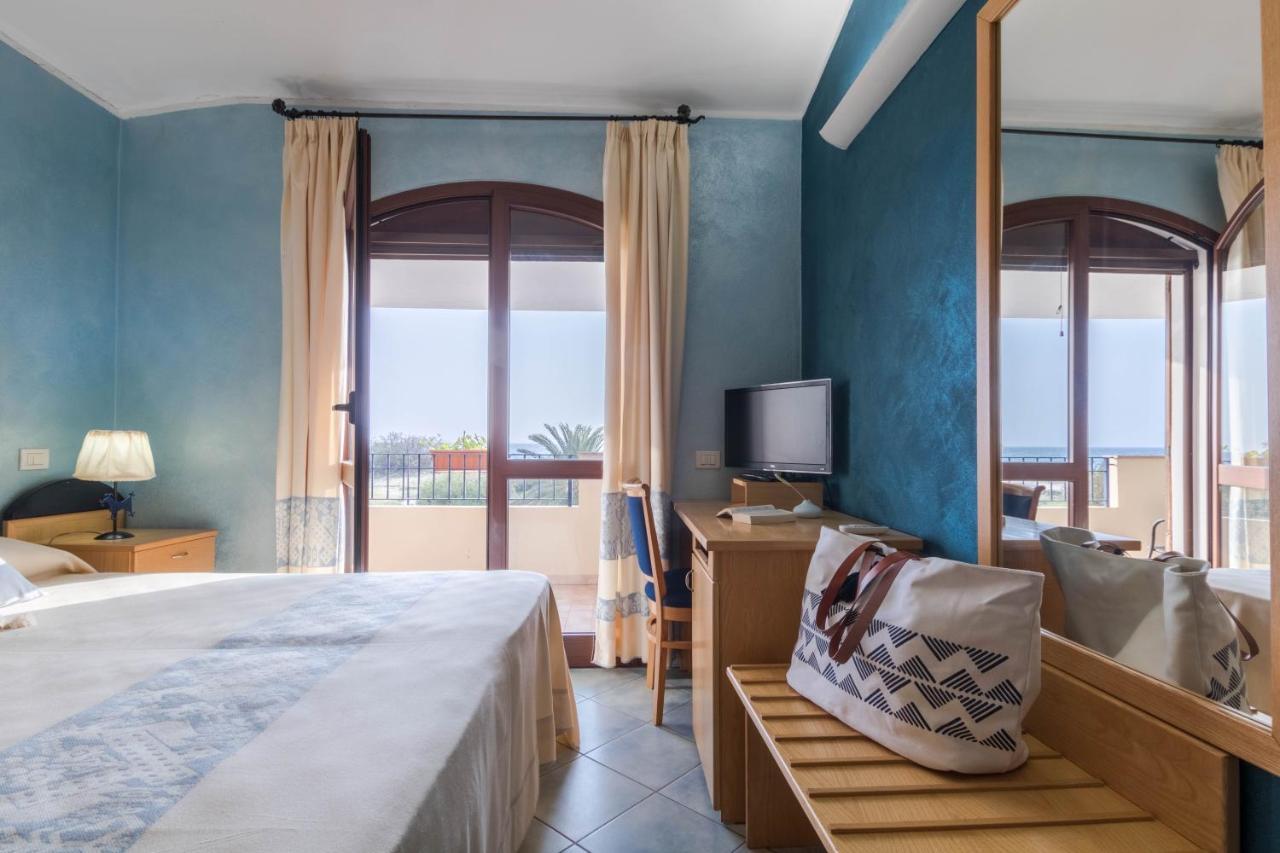 Hotel Villa Del Mare Solanas Solanas  Eksteriør bilde