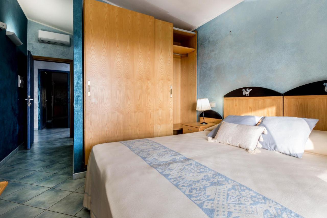 Hotel Villa Del Mare Solanas Solanas  Eksteriør bilde