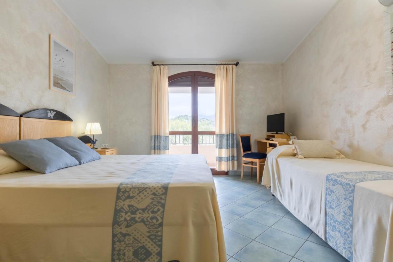 Hotel Villa Del Mare Solanas Solanas  Eksteriør bilde