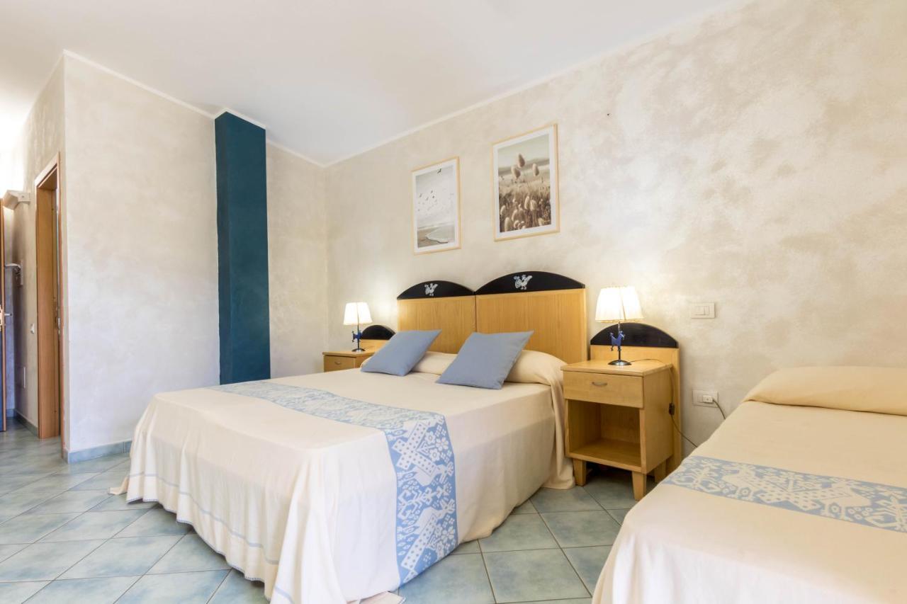 Hotel Villa Del Mare Solanas Solanas  Eksteriør bilde