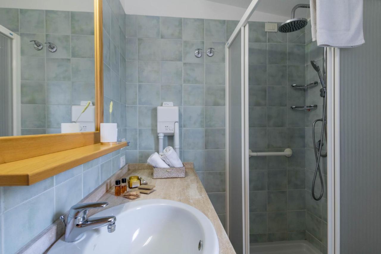 Hotel Villa Del Mare Solanas Solanas  Eksteriør bilde