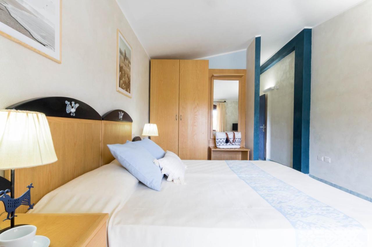 Hotel Villa Del Mare Solanas Solanas  Eksteriør bilde