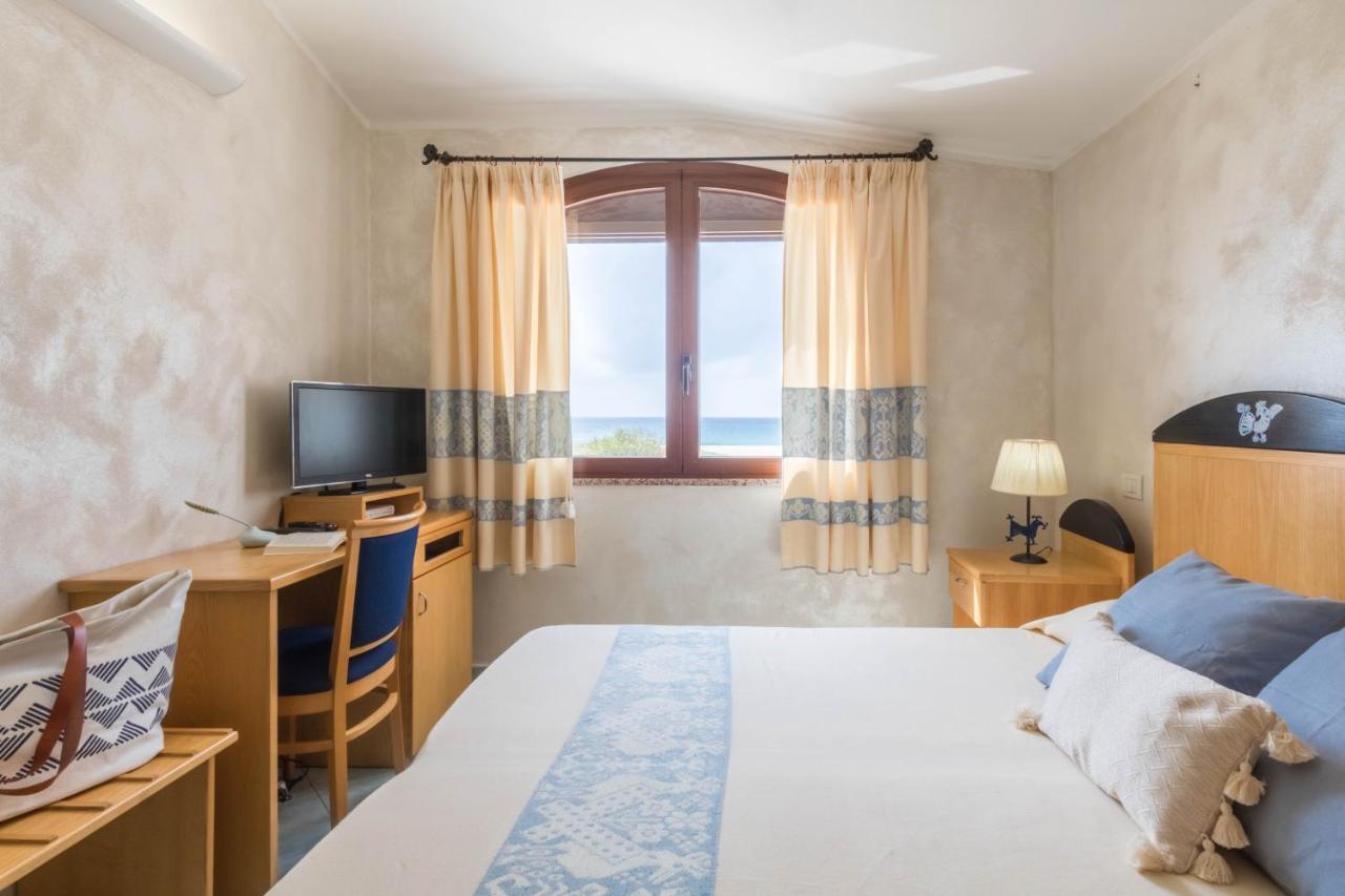 Hotel Villa Del Mare Solanas Solanas  Eksteriør bilde