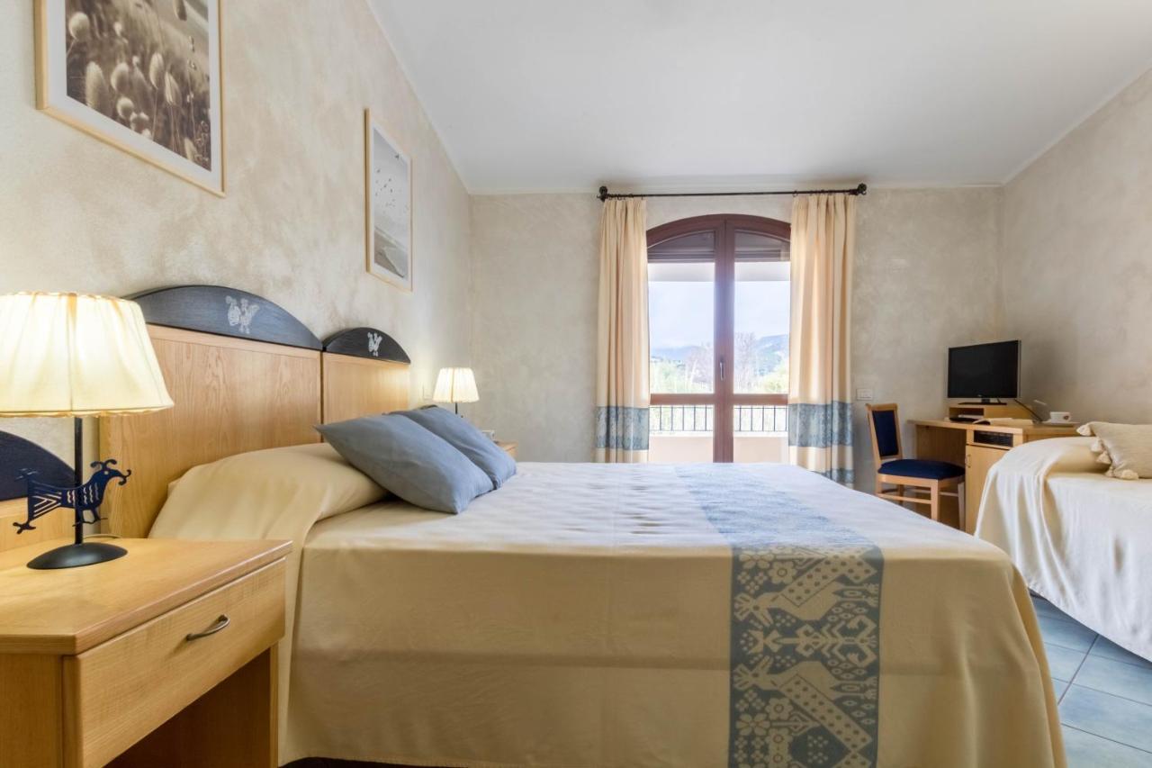 Hotel Villa Del Mare Solanas Solanas  Eksteriør bilde