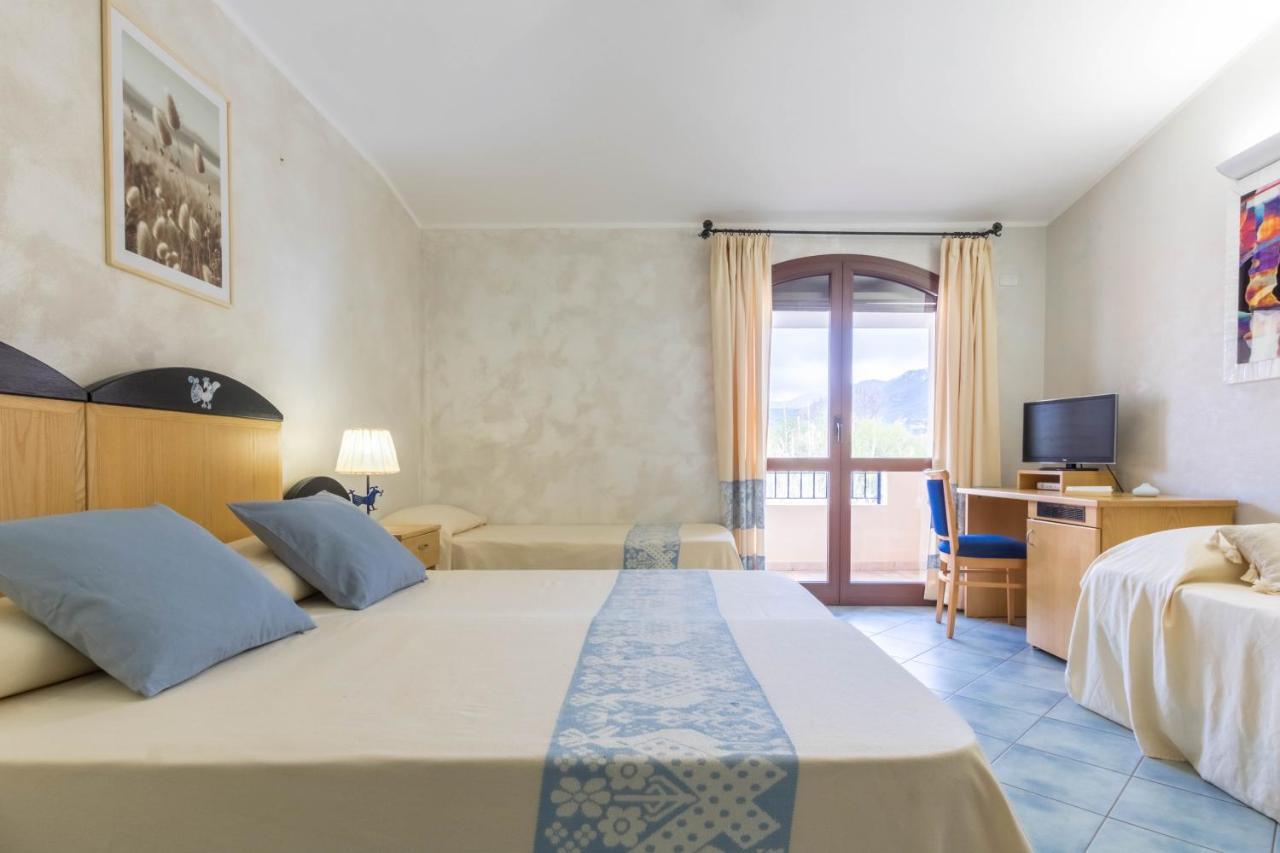 Hotel Villa Del Mare Solanas Solanas  Eksteriør bilde