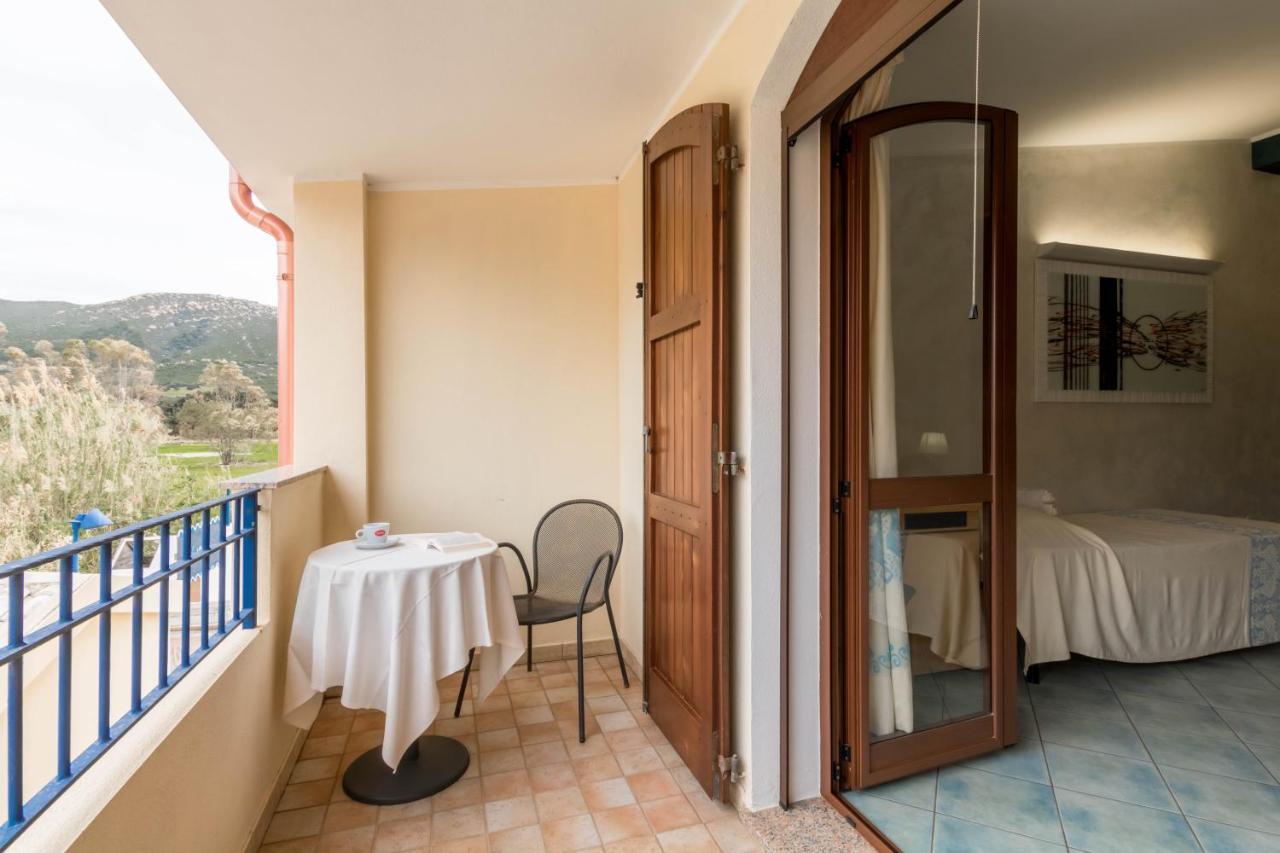 Hotel Villa Del Mare Solanas Solanas  Eksteriør bilde